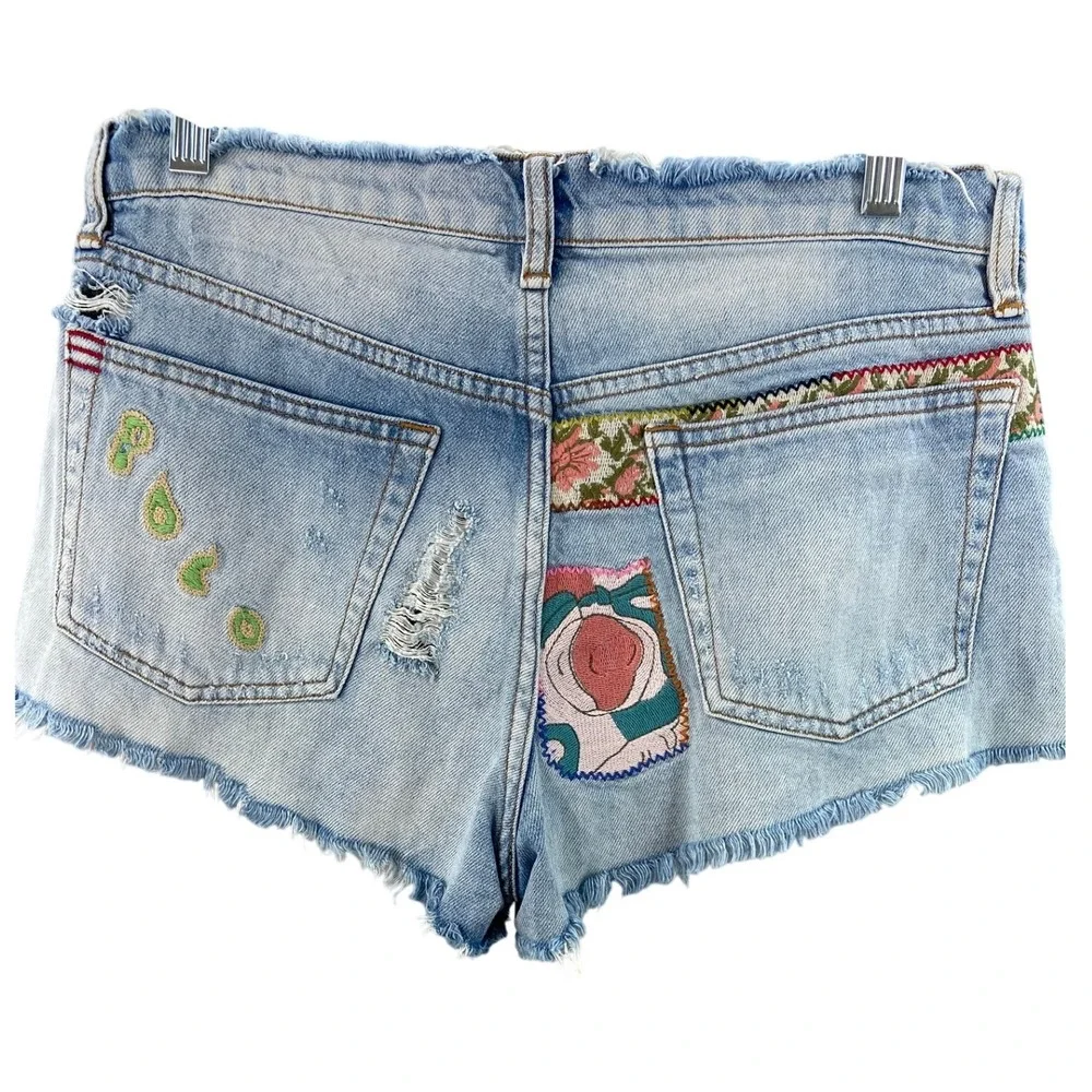 BDG Denim Shorts Women 26 Light Wash Distressed Embroidered Patch Boho Cutoffs